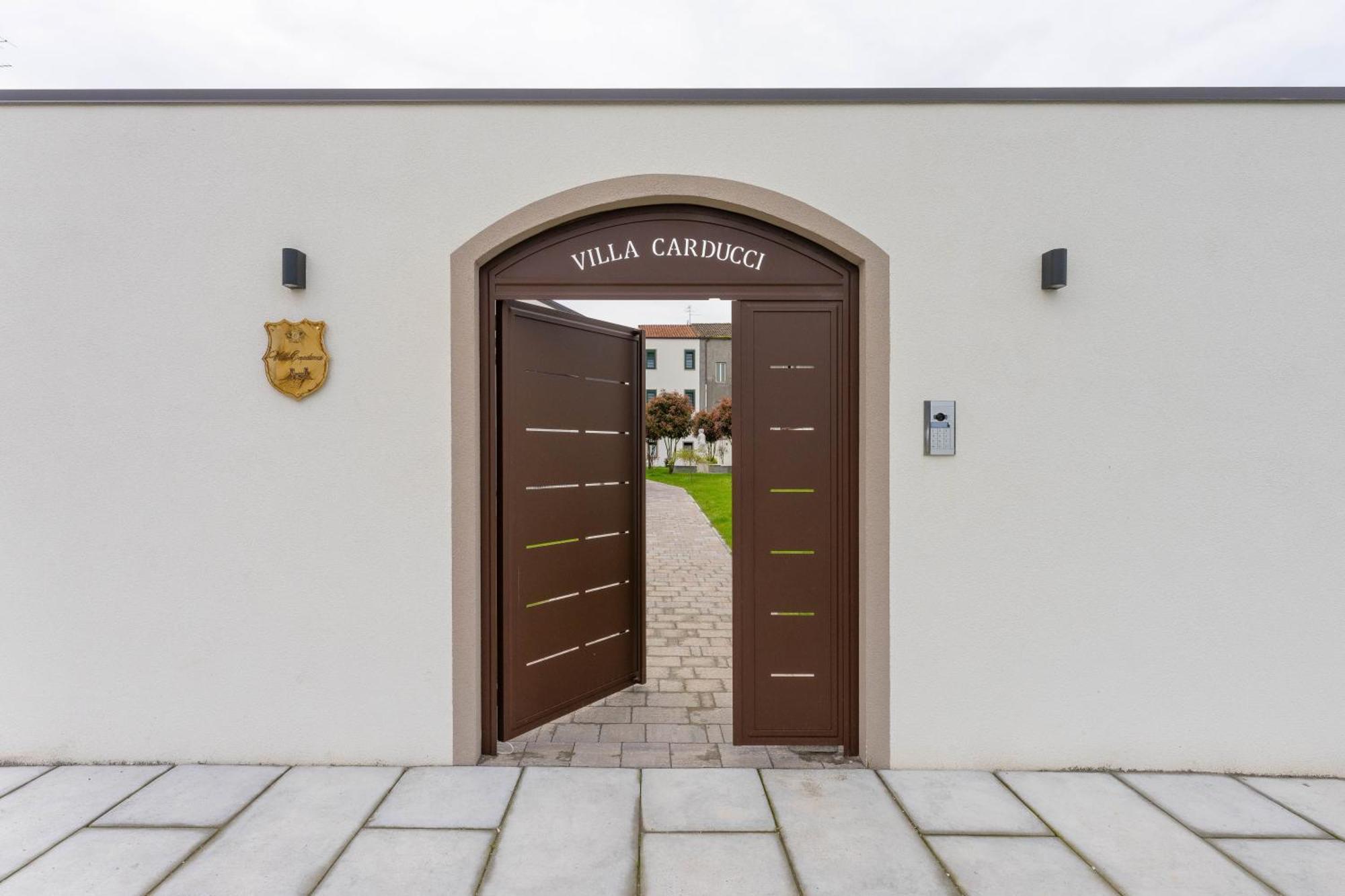 קומאקיו Villa Carducci מראה חיצוני תמונה
